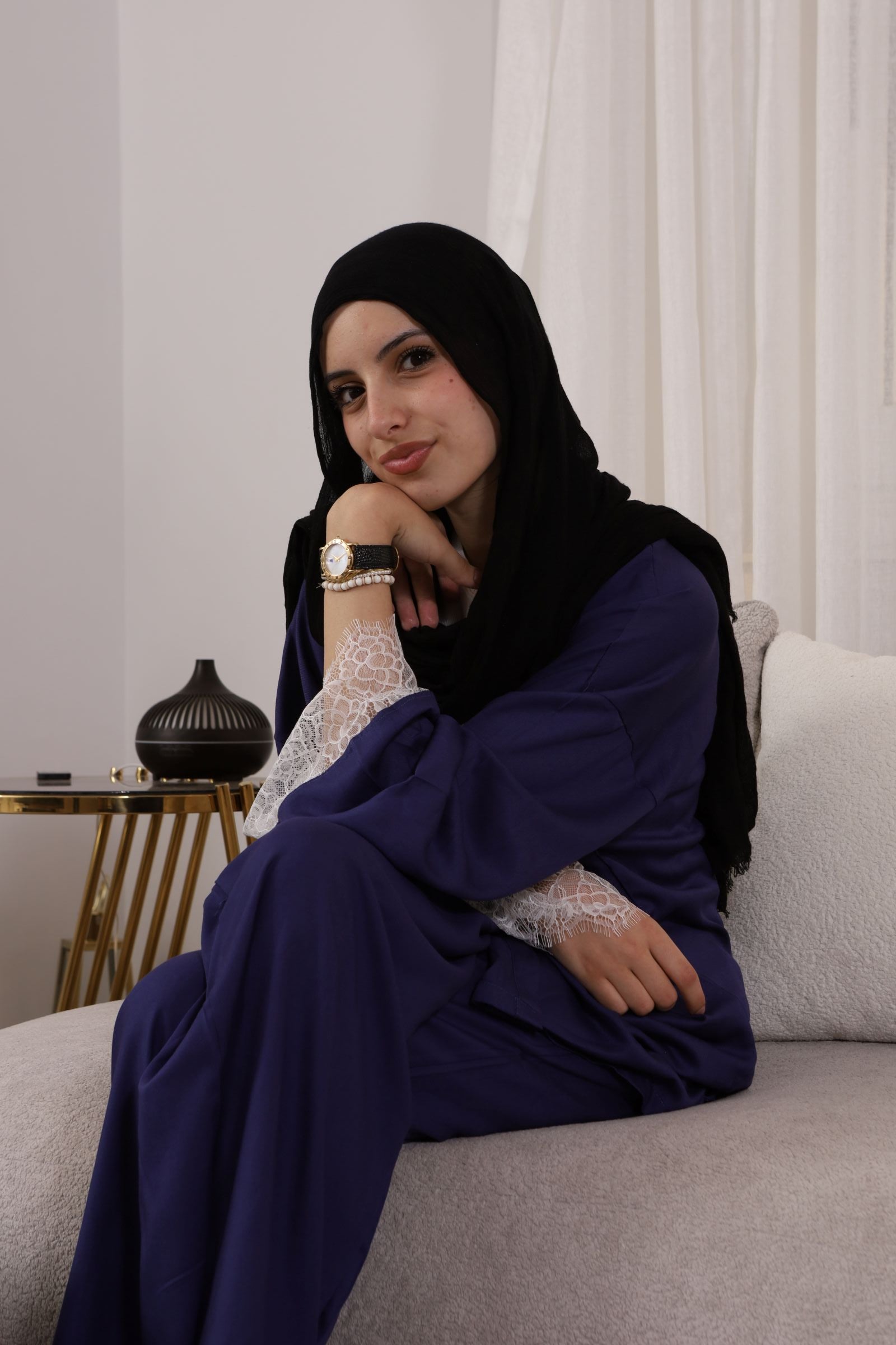 طقم Daisy Lace من Tito's Wear يُلبس ضمن طقم عائلي متطابق